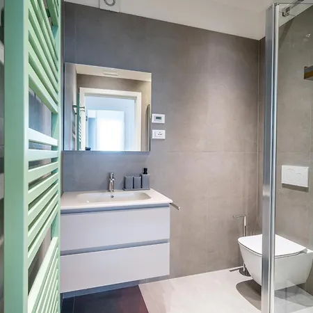 A&g Blue Flat